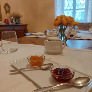 Jedlo v ubytovaní bed & breakfast alebo blízkom okolí