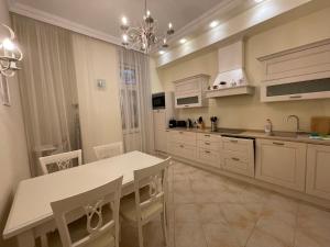 Kuchyňa alebo kuchynka v ubytovaní Apartma Premium
