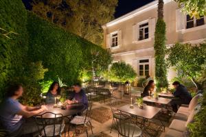 Goście zatrzymujący się w obiekcie Almayer Art & Heritage Adults Only Hotel and Dépendance rooms