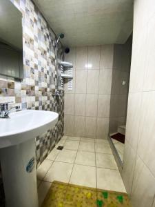 Baðherbergi á Domino Yerevan Hostel And Hotel