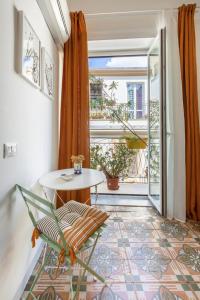 A balcony or terrace at Casa Calderai art and design