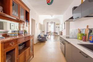 A kitchen or kitchenette at Casa Calderai art and design