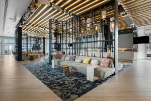 Χώρος καθιστικού στο The W Beachfront Condo Retreat
