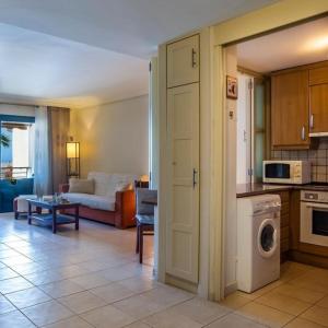 Kuchnia lub aneks kuchenny w obiekcie M&R Apartamento - Swimming Pool - Garage - AC