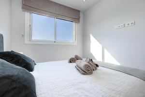 Posteľ alebo postele v izbe v ubytovaní Brand new apartment with pool and SEA VIEW in Marbella