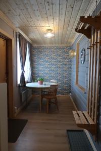 Posezení v ubytování Hammarstrand B&B och lägenhet