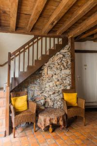 A seating area at Le Relais Des Templiers
