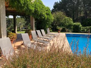 Basen w obiekcie Casa da Lomba Piscina y vistas al mar en Baiona lub w pobliżu