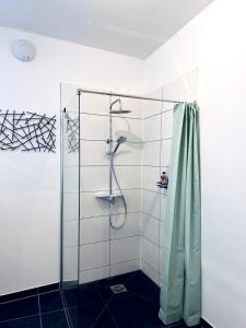Koupelna v ubytování Hübsches Design Apartment mit Parkplatz im Zentrum von Königstein + 13 fotografií