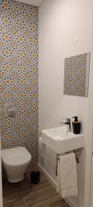 Koupelna v ubytování Faro Comfy Ensuite Guest House
