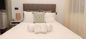 Postel nebo postele na pokoji v ubytování Faro Comfy Ensuite Guest House