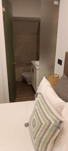 Postel nebo postele na pokoji v ubytování Faro Comfy Ensuite Guest House