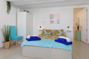 Posteľ alebo postele v izbe v ubytovaní Villa Siroi, Puerto Del Carmen, heated pool, 10mn from the sea