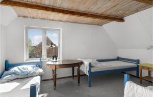 Ένα ή περισσότερα κρεβάτια σε δωμάτιο στο 2 Bedroom Pet Friendly Home In Samsø