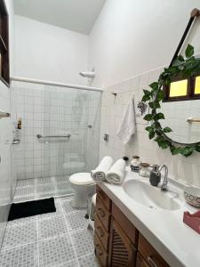 Bathroom sa Casa Amarela Paripueira