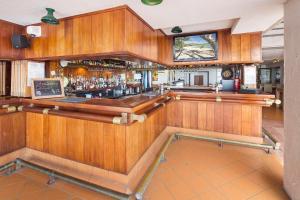 Lounge nebo bar v ubytování Ocean View 16A Studio Pool & Spa Wi-Fi