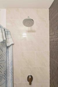 Bagno di Cozy Beach Villa at The Shores 5 minutes from the beach