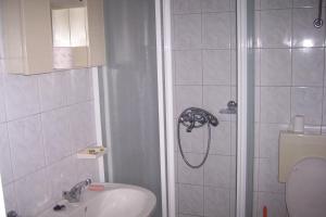 Bathroom sa Apartments Sevo