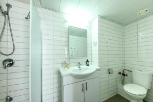Koupelna v ubytování דירות גני תערוכה - TLV university apartments near Expo by Sea N' Rent