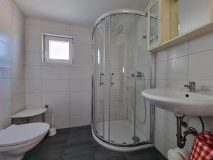 Koupelna v ubytování Apartments Ana