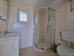 Koupelna v ubytování Apartments Ana