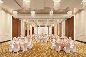Restaurace v ubytování Crowne Plaza Shanghai Xiayang Lake by IHG + 37 fotografií