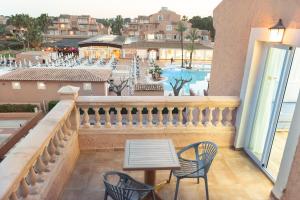 Ein Balkon oder eine Terrasse in der Unterkunft Aparthotel Ciudad Laurel