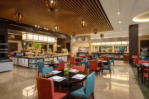 上海夏阳湖皇冠假日酒店 餐厅或其他用餐的地方