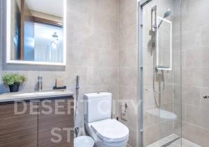 Kamar mandi di 2 Bed in Sobha Creek Vista Reserve with Burj Khalifa views hosted by Desert City Stays