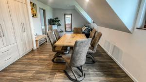 A seating area at Apartment Jezero Lake Bohinj