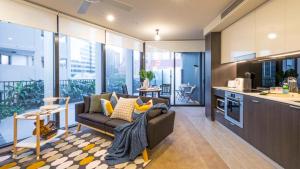 Χώρος καθιστικού στο Brisbane CBD 1 Bed APT Central / QBN550-607