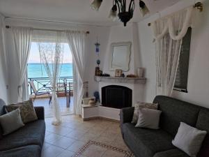 Posezení v ubytování Korinthian sea view