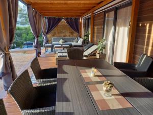 Posezení v ubytování Mobile Home Agava 2
