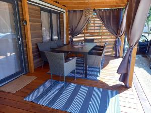 Posezení v ubytování Mobile Home Agava 2