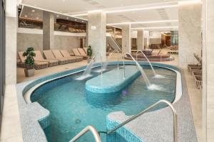 Bazén v ubytování Sirius Hotel****Superior nebo v jeho okolí