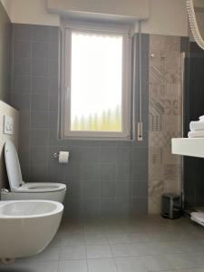 A bathroom at La Casa Verde Torbole