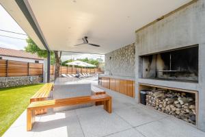 Patio lub wspólna przestrzeń na świeżym powietrzu w obiekcie Villa Primus