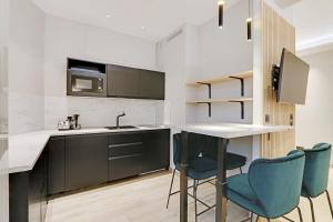 Pick A Flat's Apartment in Parc Monceau - Boulevard de Courcelles