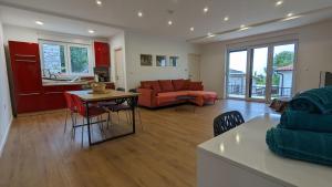 Posedenie v ubytovaní Apartment in an urban villa Kraljevica