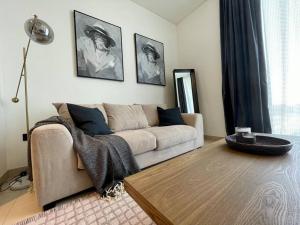 Fotografie z fotogalerie ubytování Dar Vacation - Cozy & Stylish 1BDR Apartment v Dubaji