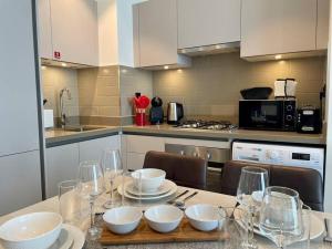 Fotografie z fotogalerie ubytování Dar Vacation - Cozy & Stylish 1BDR Apartment v Dubaji