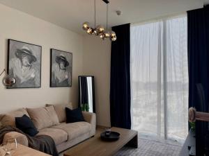 Fotografie z fotogalerie ubytování Dar Vacation - Cozy & Stylish 1BDR Apartment v Dubaji