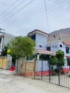 Imagen de la galería de Hotel Golden Eyes & Restaurant, en Skardu