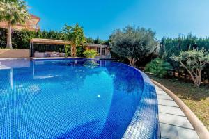 Bazén v ubytovaní Villa Alcanada Paradise - Private Pool & Sea View alebo v jeho blízkosti