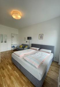 Posteľ alebo postele v izbe v ubytovaní Comfortable Apartments Vienna 1100 with contactless Check-in