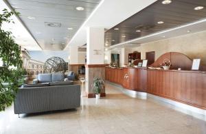 a lobby of a hospital with a waiting room at Best Western Hotel I Colli in Macerata