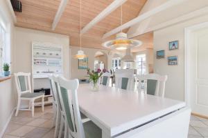 Fotografie z fotogalerie ubytování Unique Holiday Home Located On Norgesvej 8 v destinaci Løkken