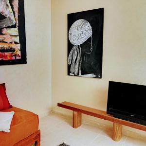 En tv och/eller ett underhållningssystem på House Art