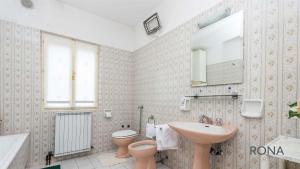 Kúpeľňa v ubytovaní Rona Apartments Ani