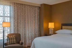 Postel nebo postele na pokoji v ubytování Sheraton Austin Georgetown Hotel & Conference Center